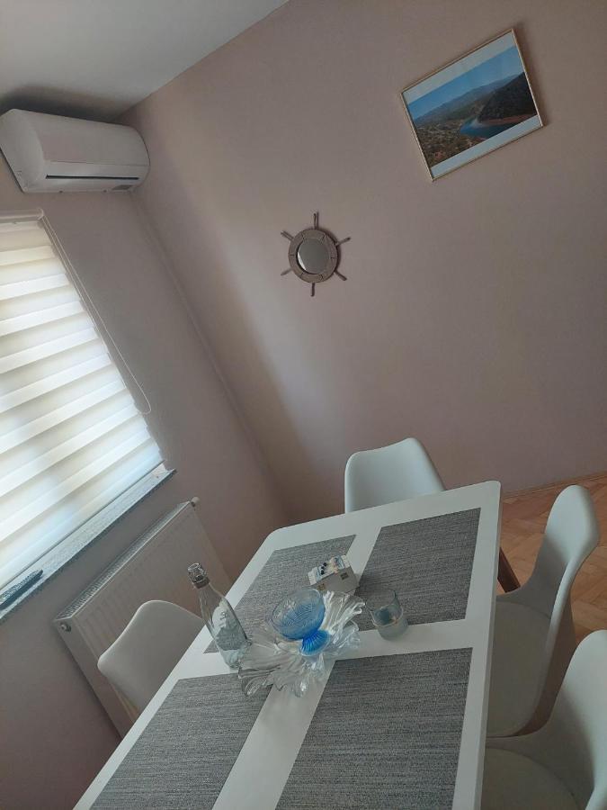 Apartments "Jope I Toni" Biograd na Moru Kültér fotó