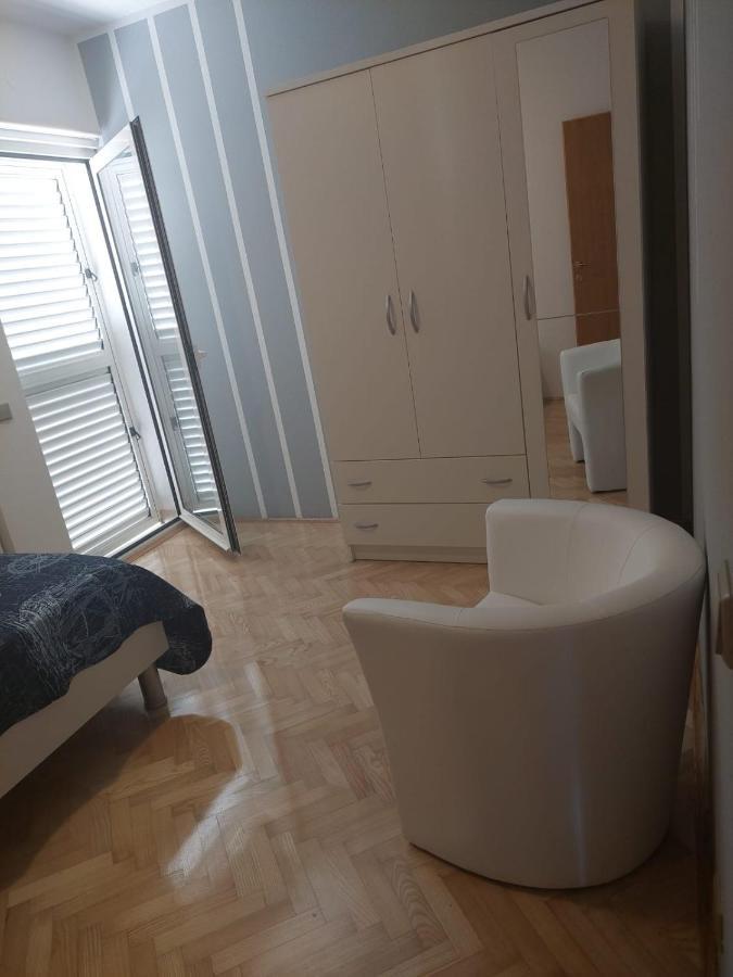 Apartments "Jope I Toni" Biograd na Moru Kültér fotó